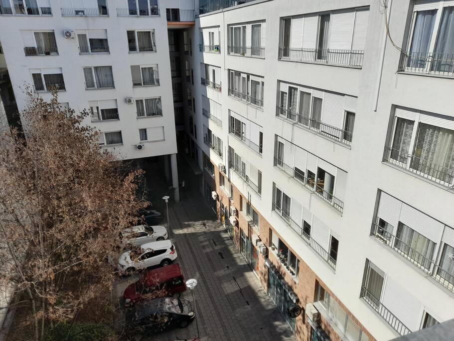 Lovely Apartment In City Centre For 4 Guests Budapest Bagian luar foto