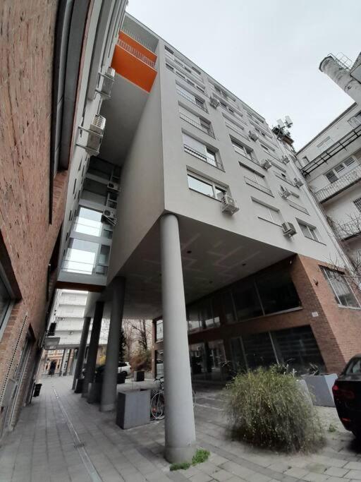 Lovely Apartment In City Centre For 4 Guests Budapest Bagian luar foto