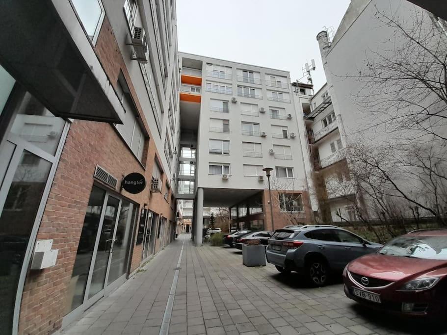 Lovely Apartment In City Centre For 4 Guests Budapest Bagian luar foto