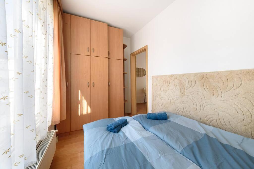 Lovely Apartment In City Centre For 4 Guests Budapest Bagian luar foto